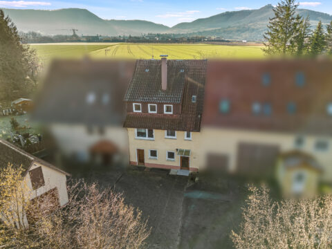 Charmantes sanierungsbedürftiges Reihenmittelhaus mit viel Potenzial in Kirchheim Teck-Nabern