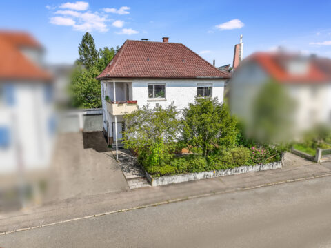 Zweifamilienhaus sanierungsbedürftig, in gefragter Wohnlage von Sindelfingen