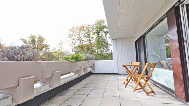 Sonnige 2-Zimmer-Wohnung mit exklusiver Südterrasse u. Duplex am Hang in Dachswald