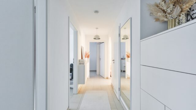 Neuwertige und moderne 3,5 Zimmerwohnung mit Garten und Garagenstellplatz in Plieningen