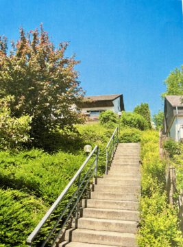 Helle Zwei-Zimmer-Wohnung mit zwei Balkonen in Aussichtslage am Österberg, Tübingen